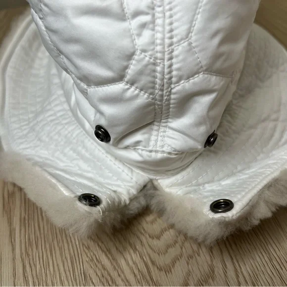 UGG White Quilted Puffer Bucket Hat - Picture 4 of 8